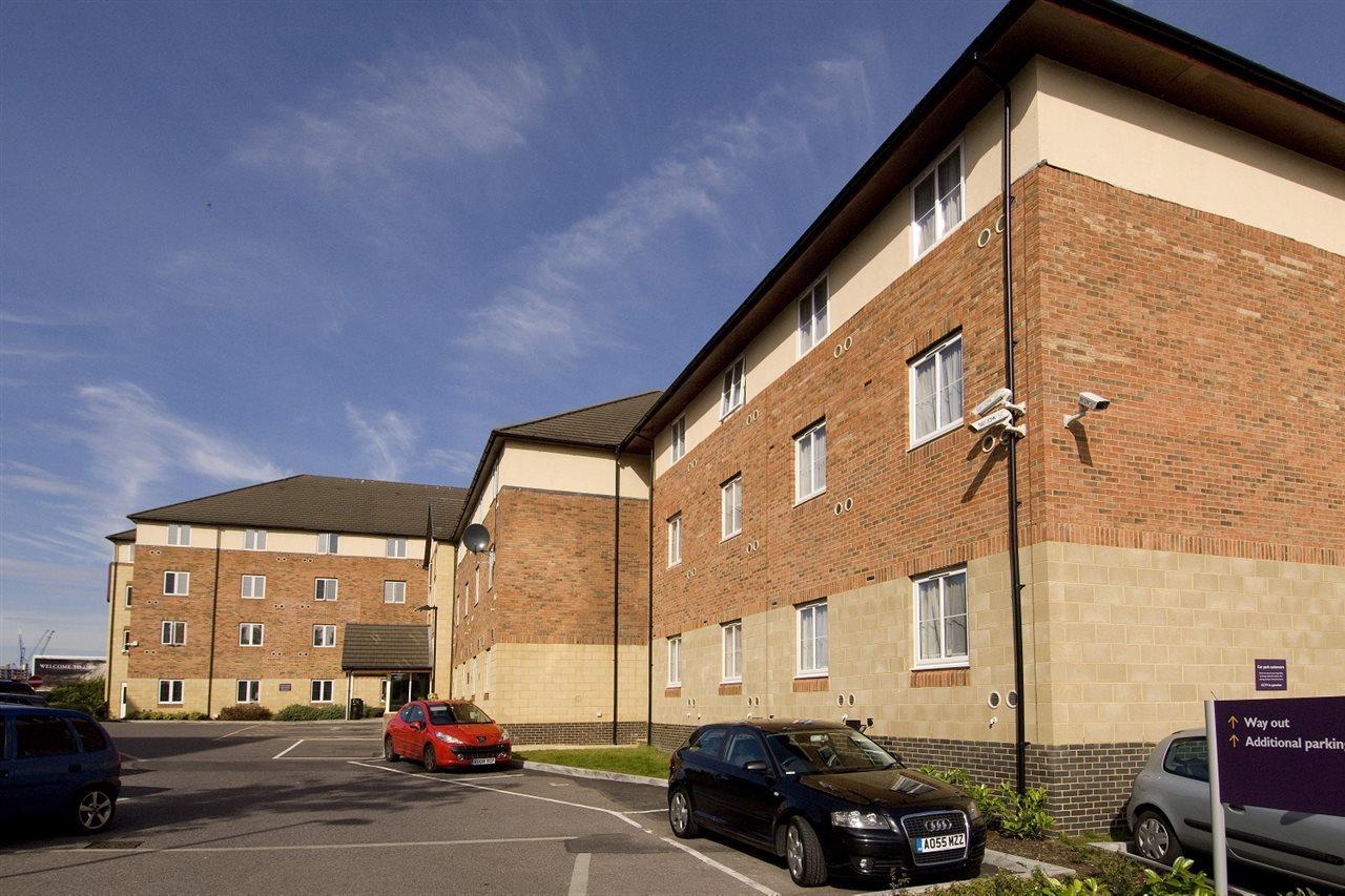 Premier Inn Slough Exterior foto